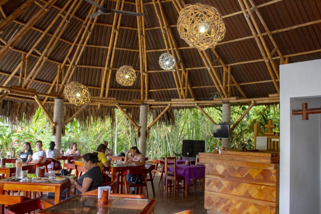 Axkan Palenque, Shows En Vivo & Gastronomia Mar Y Tierra & Travel Agency Eksteriør bilde