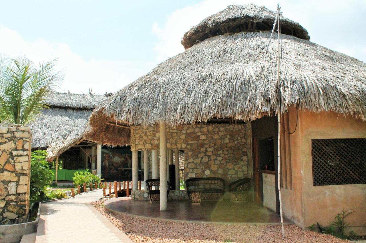 Axkan Palenque, Shows En Vivo & Gastronomia Mar Y Tierra & Travel Agency Eksteriør bilde